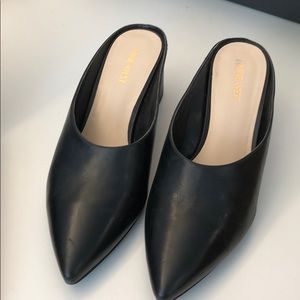 Nine West pointy black leather Helmer mules sz 8.5